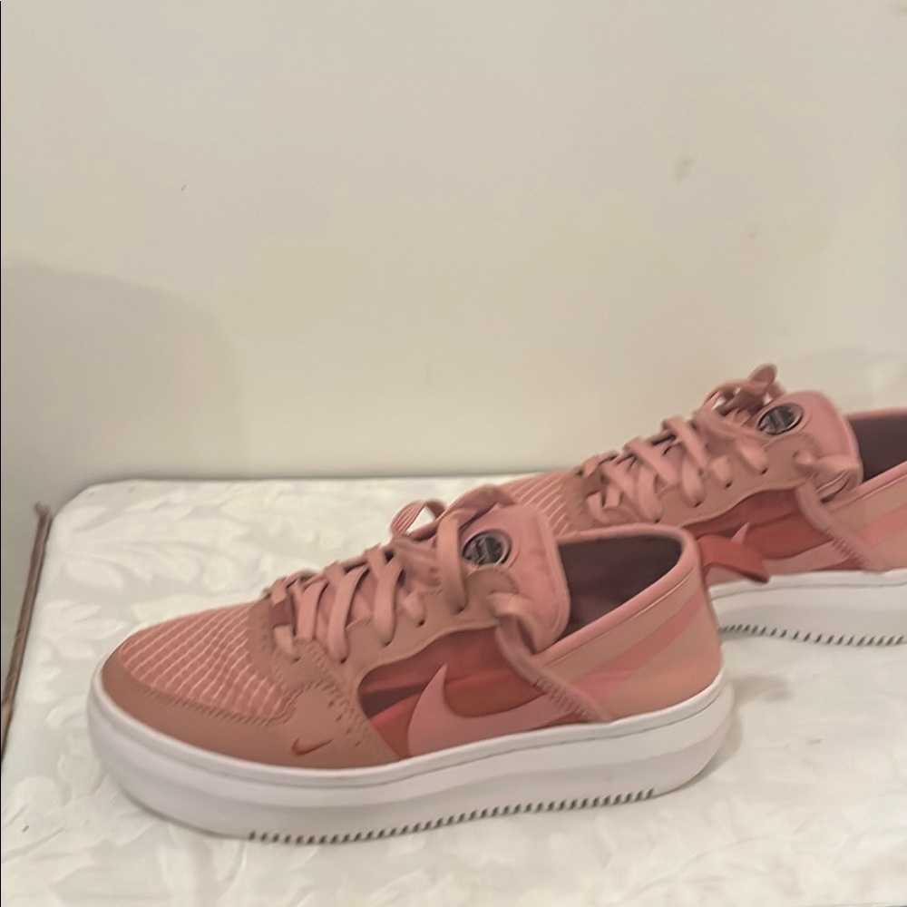 Nike Pink Air Force 1 Sneakers Modern Sporty Design